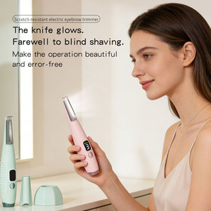 Rasoir rechargeable pour l'épilation et l'exfoliation du visage, outil sonique de dermaplaning en acier inoxydable pour femmes, avec lames de rechange - Product Image 2