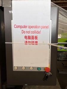 Machine de moulage par injection de plastique HDPE YIZUMI 250T hydraulique horizontale avec moteur PLC, pompe, boîte de vitesses, vis – Économique - Product Image 6