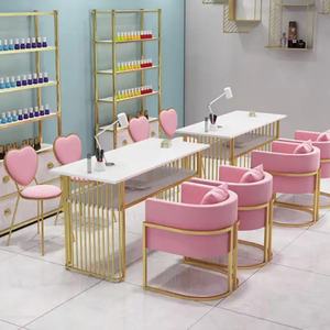 Table à ongles en or de luxe léger, table de maquillage minimaliste moderne, table à ongles populaire pour salon de manucure avec chaise rose - Product Image 3