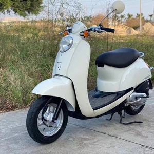 <span class=keywords><strong>Scooter</strong></span> d'occasion importé Honda Retro Small Turtle <span class=keywords><strong>50cc</strong></span> à injection électronique et refroidissement par eau, également adapté aux trajets quotidiens - Product Image 2