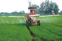Pulvérisateur à flèche pour tracteur agricole autopropulsé de 500L, 800L, 1000L, 1500L pour le maïs et le riz, à vendre