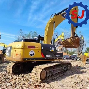 Vente à bas prix d'une excavatrice d'occasion CAT 323D2L, spécialement conçue pour les travaux de chantier - Product Image 3