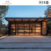Porte de garage moderne en aluminium et verre avec télécommande, design panoramique multi-volets pour villa et maison résidentielle