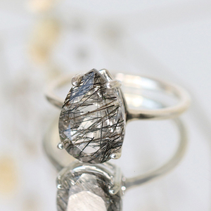 Anillo de Esmeralda Natural en Forma de Pera Chapado en Oro de 14K, Anillo de Compromiso Vintage en Plata de Ley para Bodas y Fiestas - Product Image 1