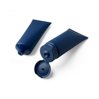 Tube cosmétique souple en PE bleu foncé mat de 100 ml avec bouchon à clapet, idéal pour le nettoyant visage et la crème pour les mains, personnalisable avec votre logo – Vente en gros