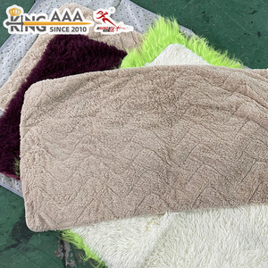 KingAAA Vendita all'Ingrosso di Tappeti Soffici Usati in Buone Condizioni, Colori Misti, Tappeti di Seconda Mano in Peluche, Tessili per la Casa in Stock - Product Image 5