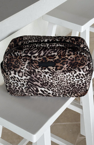 Borsa da viaggio/organizer morbida trapuntata con stampa leopardata/cheetah, ideale per cosmetici e articoli da toeletta, all'ingrosso - Product Image 4