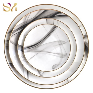 Venta al por mayor, <span class=keywords><strong>Amazon</strong></span> Top, estilo occidental, porcelana, porcelana, <span class=keywords><strong>platos</strong></span> dorados, juegos a la venta - Product Image 1