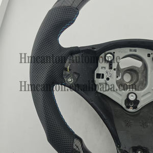 Nouveaux produits explosifs : Volant sport perforé en cuir et fibre de carbone pour BMW Série 3 E90 E91 E92 E93 - Product Image 3