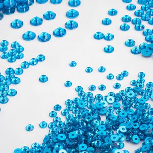 Brillantes pedrerías de resina epoxi azul Capri YAXI 243-6 de 6 mm con parte trasera plana y orificio central en forma de diamante para coser, accesorios de joyería - Product Image 4