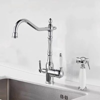 Mitigeur d'évier de cuisine européen monté sur le pont en or Robinets d'eau à double poignée Ensemble de robinet de cuisine en laiton chaud et froid avec pistolet