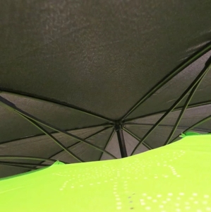 Logotipo personalizado 8K a prueba de viento resistente a la lluvia 3 pliegues semiautomático manos libres paraguas inverso nuevo diseño adultos conveniencia - Product Image 4