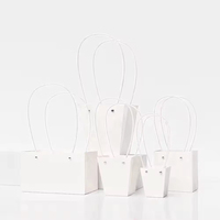 Boîte-cadeau en carton blanc personnalisée avec poignée pour la décoration de mariage, sacs d'emballage floraux DIY