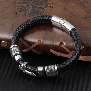 Bracelet en cuir noir fait main <span class=keywords><strong>pour</strong></span> homme avec breloque croix en acier inoxydable, fermoir magnétique durable, cadeau de bijoux tendance - Product Image 5