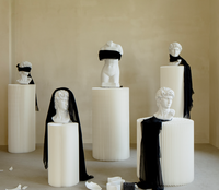 Socle rond en acrylique de grande taille en gros, socle en papier kraft blanc pour les expositions, les événements, les mariages