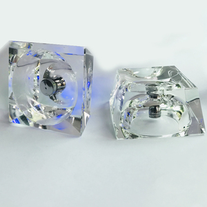 Yearscrystal 3D <span class=keywords><strong>LED</strong></span> ánh sáng cơ sở giá rẻ hình thang Tinh thể thủy tinh đứng cho hiển thị hình cầu xoay năm pha lê thủ công - Product Image 3