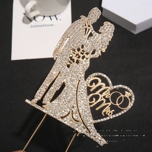 <span class=keywords><strong>MR</strong></span> <span class=keywords><strong>MRS</strong></span> e <span class=keywords><strong>Mrs</strong></span> Wedding Gold Love Wedding Cake Plug-in Topper torta nuziale - Product Image 1