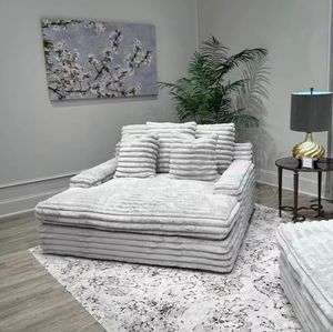 Sofá Individual de Terciopelo Europeo Minimalista, Diseño Compacto para Apartamentos, Estilo Seccional - Product Image 2