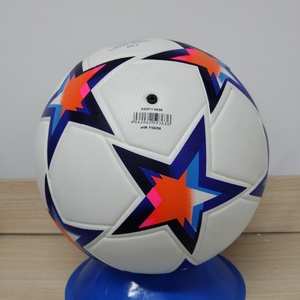 Balón de Fútbol de Alta Visibilidad Cosido a Máquina con Unión Térmica, Material de PVC y PU para Juego Competitivo en 2026 - Product Image 1