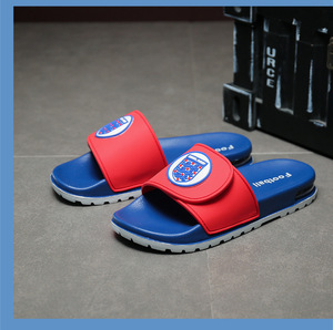 Vente en gros de pantoufles d'extérieur en PVC antidérapantes imperméables légères avec logo personnalisé pour l'été au Brésil et en Argentine 2025 - Product Image 3