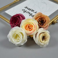Roses artificielles en soie en gros, décorations murales de haute qualité, petites roses, fleurs de mariage, tête de fleur, Saint-Valentin, fait main, moderne