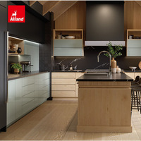 Allandcabinet Meuble de cuisine îlot de luxe moderne en érable cannelé coloré avec armoires à accès intégral