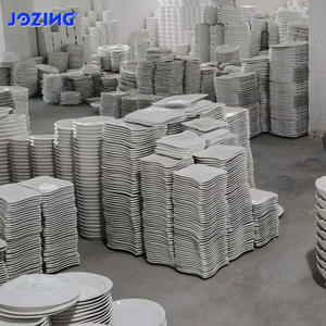 Usine Vente En Vrac Stocké Blanc Assiette Plate Blanc Pur En Céramique Irrégulier Dessert Salade Plat Hôtel Porcelaine Restaurant - Product Image 5