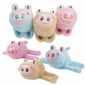 Pulsera de Peluche Súper Suave con Cierre Magnético de Anime, Relleno de Algodón PP, Forro de Malla, Diseño de Cabeza Grande, Alivio del Estrés, Unisex - Product Image 6