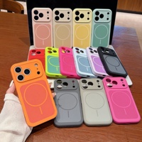 Coque antichoc en silicone liquide pour iPhone 13 14 15 16 17 18 Pro Max avec chargement sans fil et protection magnétique de l'objectif – Vente en gros