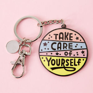 Vente en gros de porte-clés ronds créatifs en métal de qualité supérieure porte-clés en émail dur et doux avec pendentif - Product Image 1