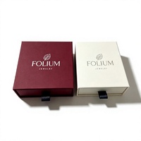 Boîte à bijoux en carton rigide avec logo imprimé personnalisé en gros pour l'emballage de cadeaux