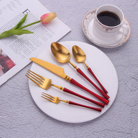 Ensemble de couverts de luxe en acier inoxydable 18/8 doré, 4 pièces, style moderne, poignée rouge, durables et réutilisables, pour restaurants et hôtels