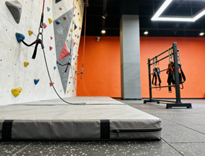 Suelo de Goma para Gimnasio de Alta Calidad Encriptado, Tapete Deportivo de 20 mm, Resistente a Impactos, Abrasión y Presión, Sin Deformación - Product Image 3