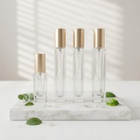 Vente en gros de flacons de parfum en verre transparent de 3 ml, 5 ml, 10 ml, 15 ml, vides, rechargeables, carrés, avec vaporisateur et bouchon