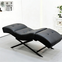 Table de massage électrique moderne ShiLu à hauteur réglable, avec réglage de la tête et des jambes, en cuir PU noir courbé, base métallique de luxe