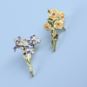 Broche de girasoles de IRIS franceses, insignia de hoja de arce fresca Simple, decoración de ropa de vestido de fiesta de aleación chapada inspirada en Van Gogh - Product Image 1