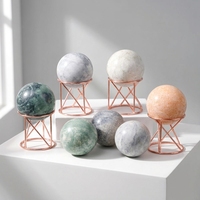 Sphère en pierre polie en gros avec support en métal or rose, boule ronde, décoration d'intérieur, ornement de table