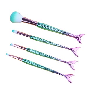 Produits de maquillage <span class=keywords><strong>tendance</strong></span> <span class=keywords><strong>2023</strong></span> nouveautés mini voyage 4 pièces pinceaux de maquillage sirène ensemble de pinceaux cosmétiques queue de poisson - Product Image 3