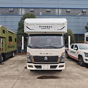 Camión HOWO Nuevo 4x2 con Volante a la Derecha, Autocaravana, Automático, Gasolina, 141 CV, Camas Grandes y Acogedoras, Muebles, Aire Acondicionado, Refrigerador, Batería de Litio - Product Image 2