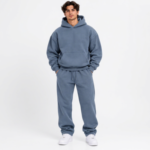 Ensemble de survêtement en molleton premium personnalisé pour homme, comprenant un sweat à capuche oversize et un pantalon de survêtement épais, deux pièces, style streetwear et sportswear - Product Image 1