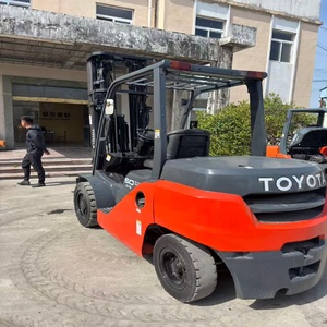 Chariot élévateur GPL 5T 50 SVS à mât triphasé, pneus pneumatiques, commande assise, utilisation intérieure, nouveau modèle - Product Image 2
