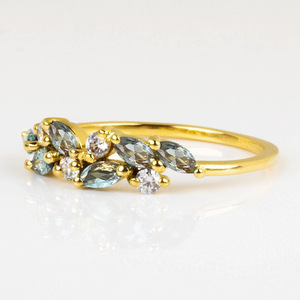 Bague géométrique minimaliste en forme de feuille pour femme, élégante, à porter au quotidien, bague du petit doigt, bijou cadeau - Product Image 3