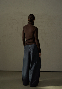 Custom OEM Women's Spring 2026 Smocked Wide-Leg Pants | Silky-Soft Matte Brushed <strong>Shirring</strong> Detail for Relaxed Casual Wear <strong>Trouser</strong> - Product Image 4