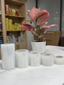 Industriële Sterkte Mini Hand Stretch Wrap Roll 5 \ "1000 Ft 80 Gauge Dikke Krimpfolie Rol Pe Voor Het Verplaatsen Van Benodigdheden <span class=keywords><strong>2</strong></span> Pack - Product Image 2