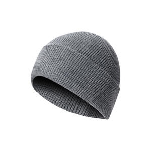 Gorro Personalizado con Puño, Estilo Minimalista, Suave y Cómodo para Esquiar y Hacer Senderismo, Iniciales o Símbolos Personalizados - Product Image 4