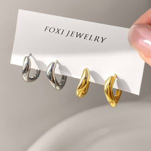 Pendientes de Aro Huggies Sencillos al por Mayor, Chapados en Oro de 18K con Circonita Cúbica, Joyería para Mujer - Product Image 3