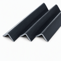 Extrusion de plastique PVC personnalisée 90 °   Profils d'angle avec texture de surface imitation bois