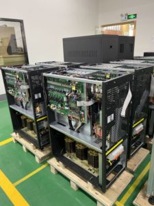 Hiệu quả cao 3 lần Công suất đỉnh cao cảm ứng thông minh Màn hình LCD lạnh bắt đầu chức năng 380VAC 400vac 415Vac đúng trực tuyến <span class=keywords><strong>UPS</strong></span> 80kva - Product Image 6