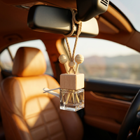 Diffuseur de parfum pour voiture en verre suspendu de luxe avec couvercle en bois et emballage personnalisé