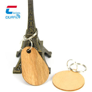 Logotipo personalizado de alta calidad Etiquetas NFC para gimnasio Llavero de madera Etiqueta de código QR inteligente Llavero de madera - Product Image 2